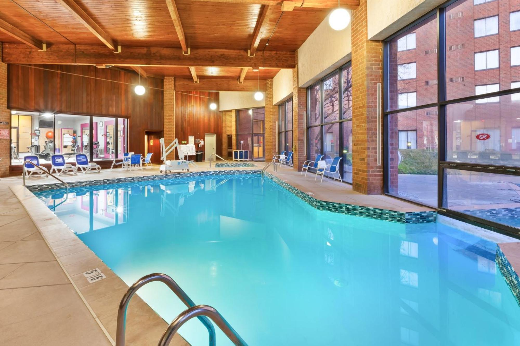 Hotel Crowne Plaza Columbus North - Worthington By Ihg Exterior foto